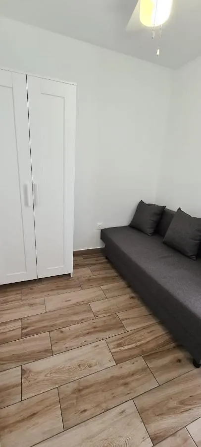 Family Comfortable Apartment 아로나