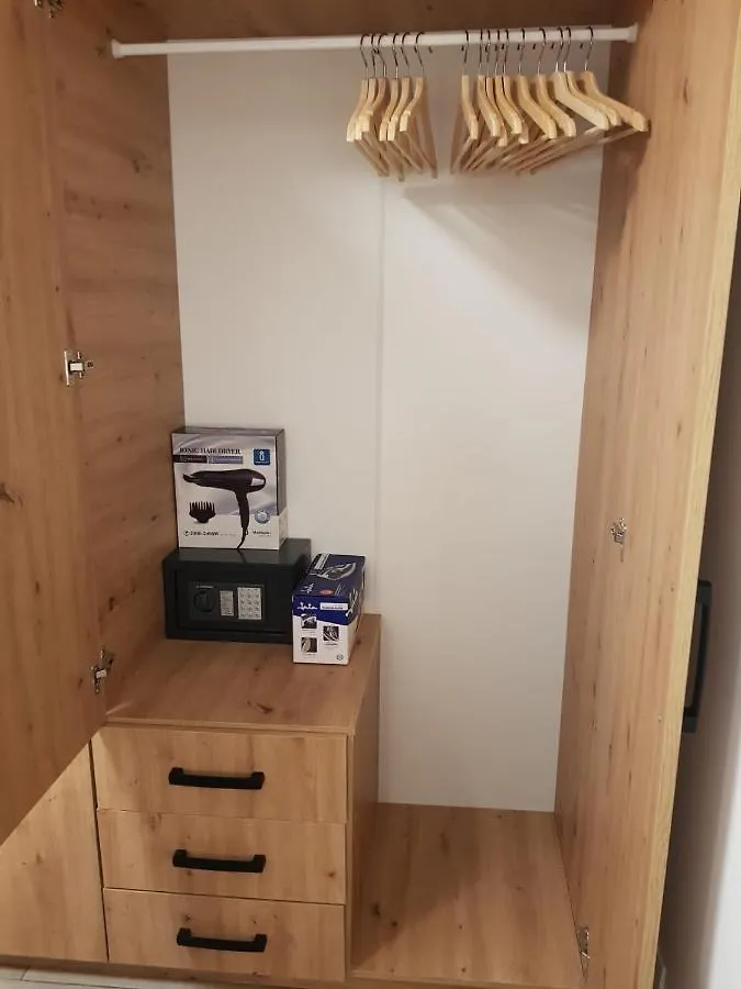 Family Comfortable Apartment 아로나